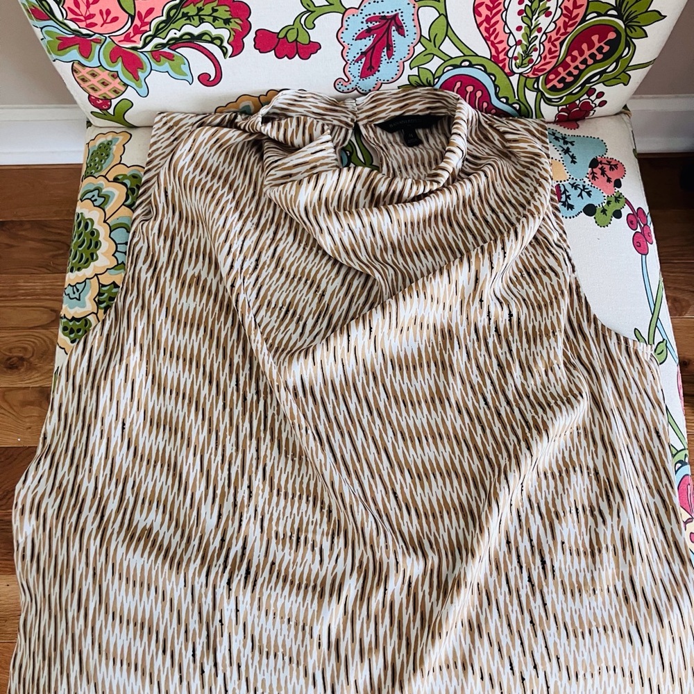 Worn Banana Republic Silky Cowl Neck Sleeveless Back Button Shell-Multi Color-M - Picture 10 of 13